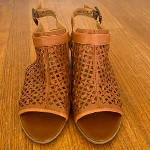 Franco Sarto Hartlet3 Block Heeled Sandals, Brown Leather, Size 8M